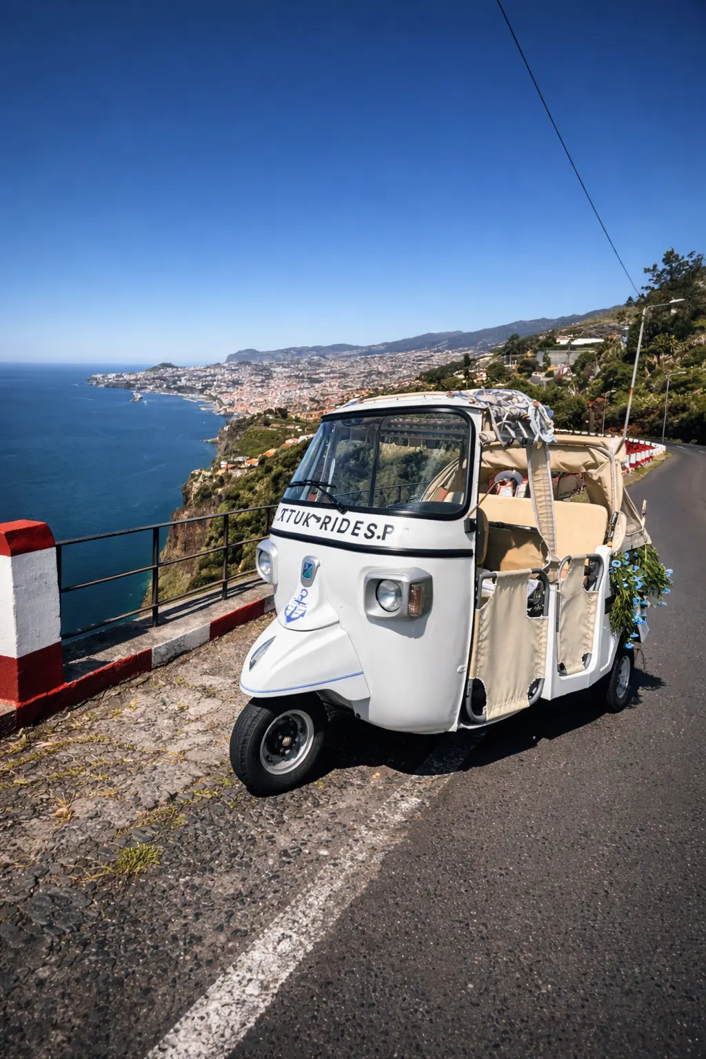 Tuk Tuk sightseeing tour in Funchal